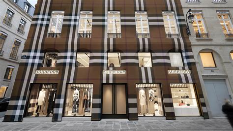 Burberry's Paris Store Opens on Avenue Montaigne.